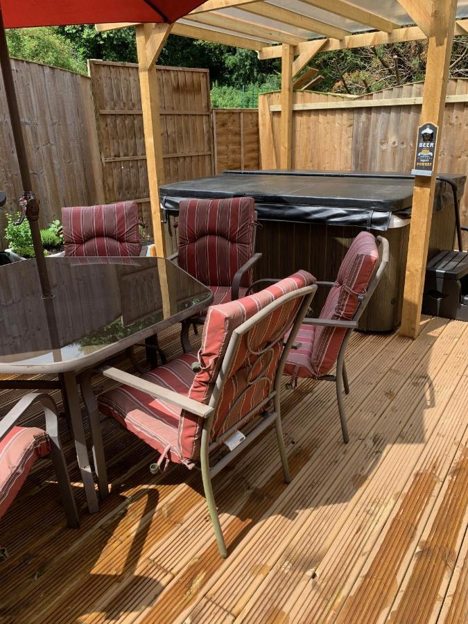Bedrock Lodge Winterbourne Exterior foto