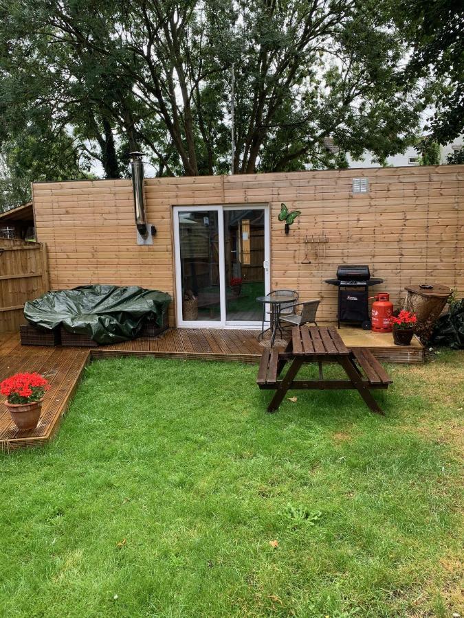 Bedrock Lodge Winterbourne Exterior foto