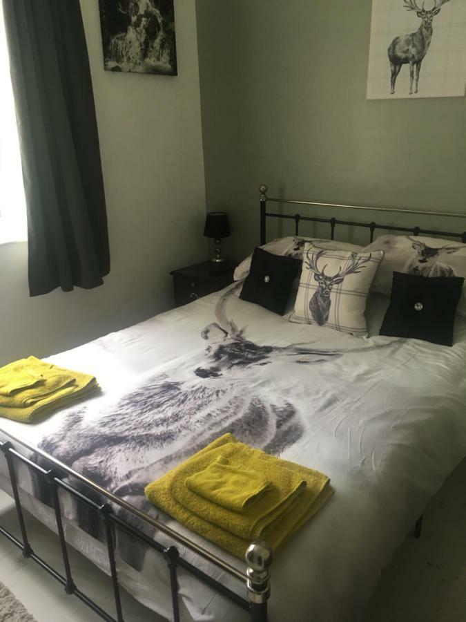 Bedrock Lodge Winterbourne Exterior foto